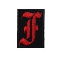 Декор нашивка  буква "F" (красная)