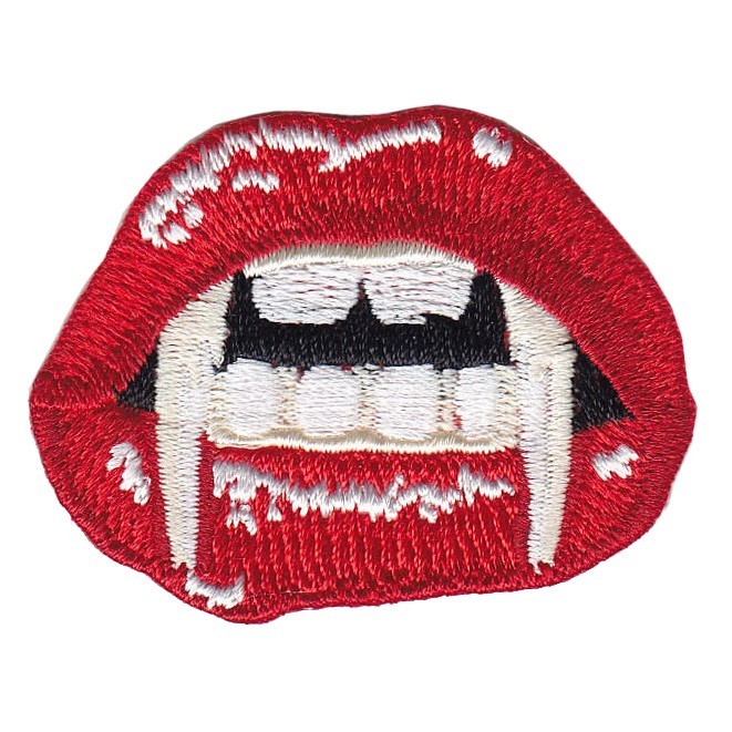 Декор нашивка  - Вампирские губы